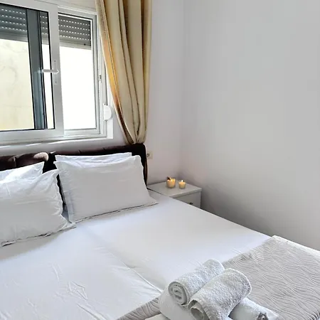 Lily Sea View Apartman *